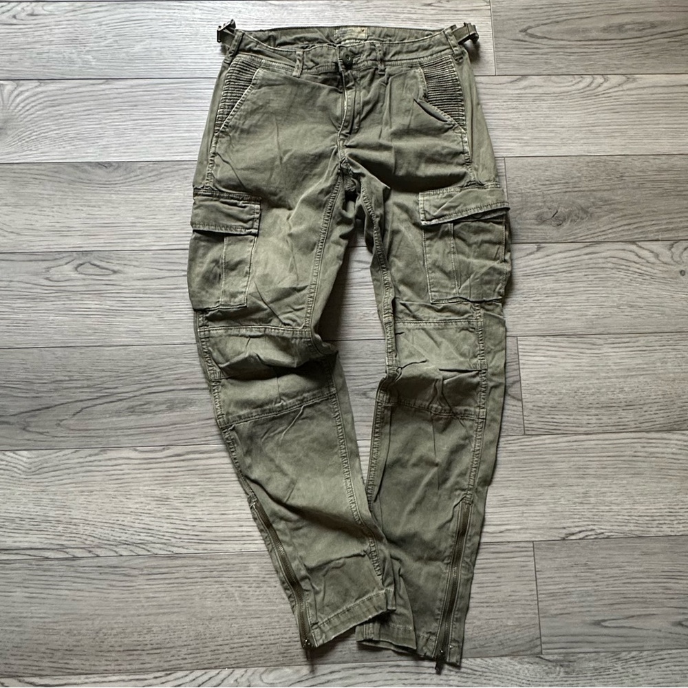 Y2K 2000’s American eagle zip ankle cargo pants